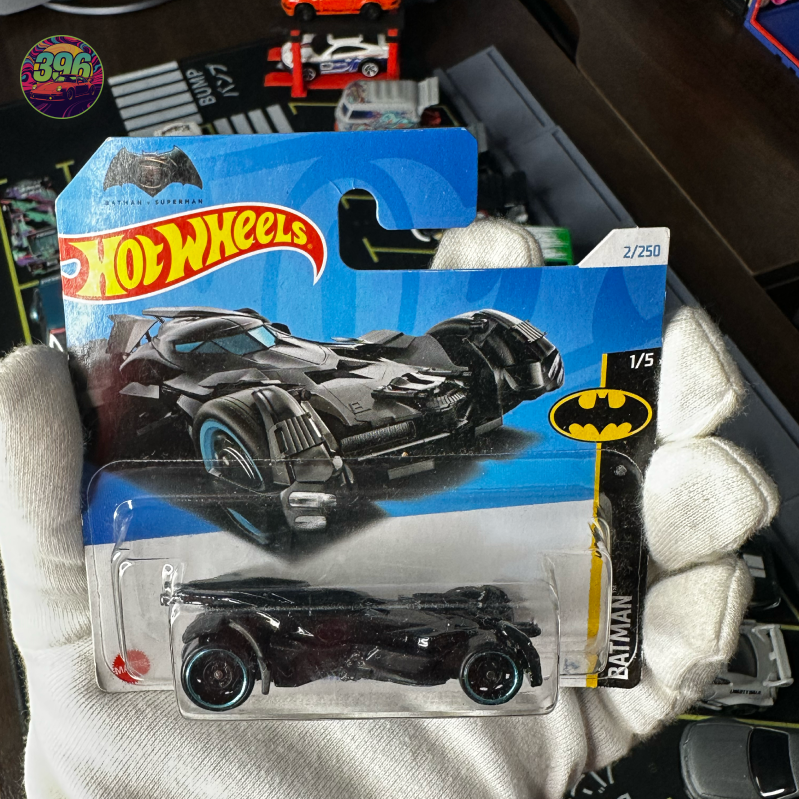 š„ Hot Wheels Mainline: Batmobile - 1/64 Diecast Car