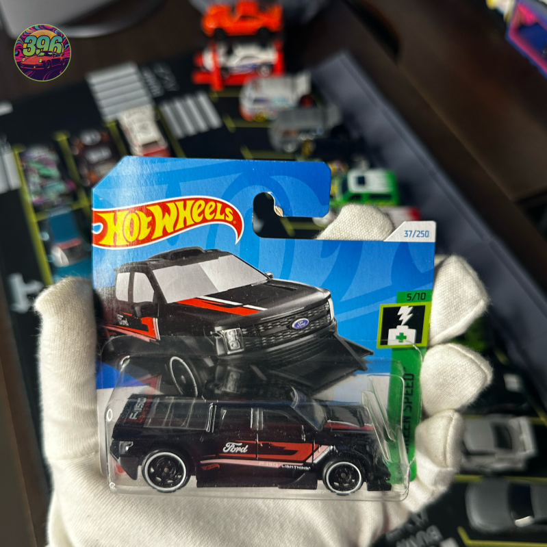 š„ Hot Wheels Mainline: FORD F-150 LIGHTNING CUSTOM - 1/64 Diecast Car
