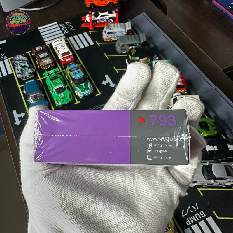 š„ MiniGT: Porsche 911 GT3 R #27 HubAuto Racing 2023 FIA GT World Cup 70th Macau Grand Prix - 1/64 Diecast Car