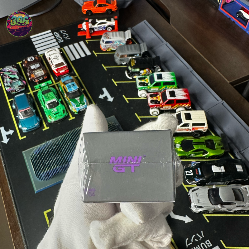 š„ MiniGT: Porsche 911 GT3 R #27 HubAuto Racing 2023 FIA GT World Cup 70th Macau Grand Prix - 1/64 Diecast Car