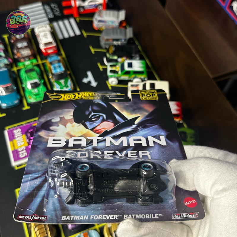 š„ Hot Wheels Premium Pop Culture: Batman Forever Batmobile (1995 Movie Edition)