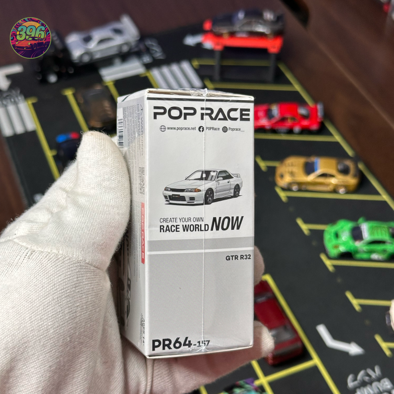 Pop Race Nissan Skyline GT-R R32 1:64 Diecast - Crystal White JDM Legend with Opening Hood