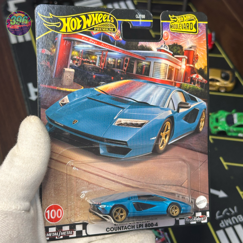 Hot Wheels Premium Lamborghini Countach LPI 800-4 1:64 Diecast - Boulevard Series