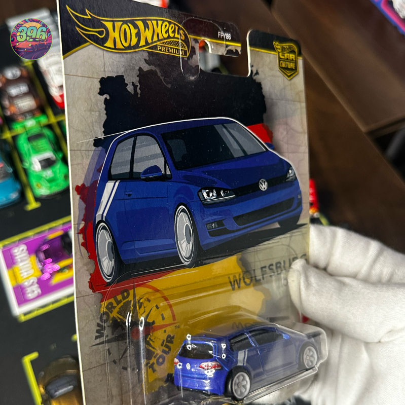 š„ Hot Wheels Premium: Volkswagen Golf MK7 - 1/64 Diecast Car