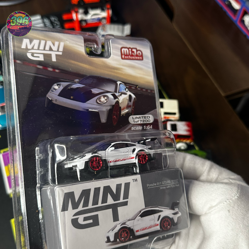 š„ MiniGT Porsche GT3 RS (White with Pyro Red) Weissach Package - 1/64 Diecast Car
