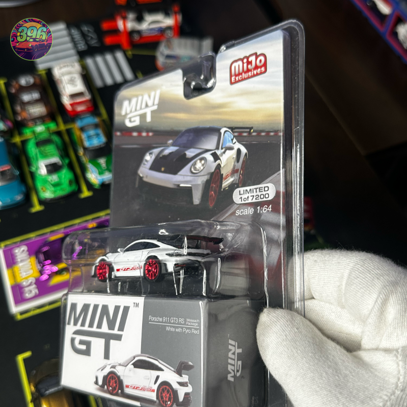 š„ MiniGT Porsche GT3 RS (White with Pyro Red) Weissach Package - 1/64 Diecast Car