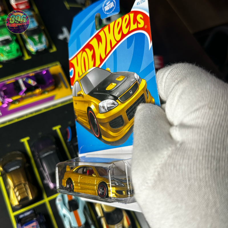 🔥 Hot Wheels Mainline: Gold Civic Si (with Carbon Fiber Hood) - 1/64 Diecast Car