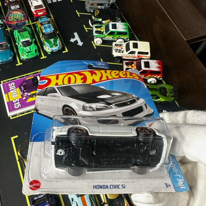 🔥 Hot Wheels Mainline: White Civic Si (with Carbon Fiber Hood) - 1/64 Diecast Car
