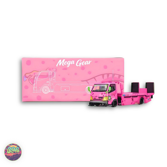 Mega Gear - Roxy Tow Truck (with chance of Chase) - 1:64 Micro Turbo Diecast Model