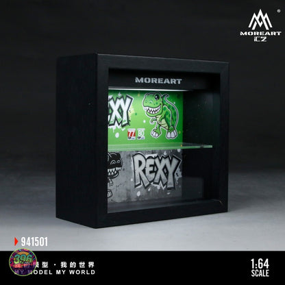 [PREORDER] MoreArt - Integrated Frame Dinosaur Painted Scene Display Diorama (REXY Green/ROXY Pink) – 1:64 MoreArt Diecast Model Accessory