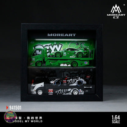 [PREORDER] MoreArt - Integrated Frame Dinosaur Painted Scene Display Diorama (REXY Green/ROXY Pink) – 1:64 MoreArt Diecast Model Accessory