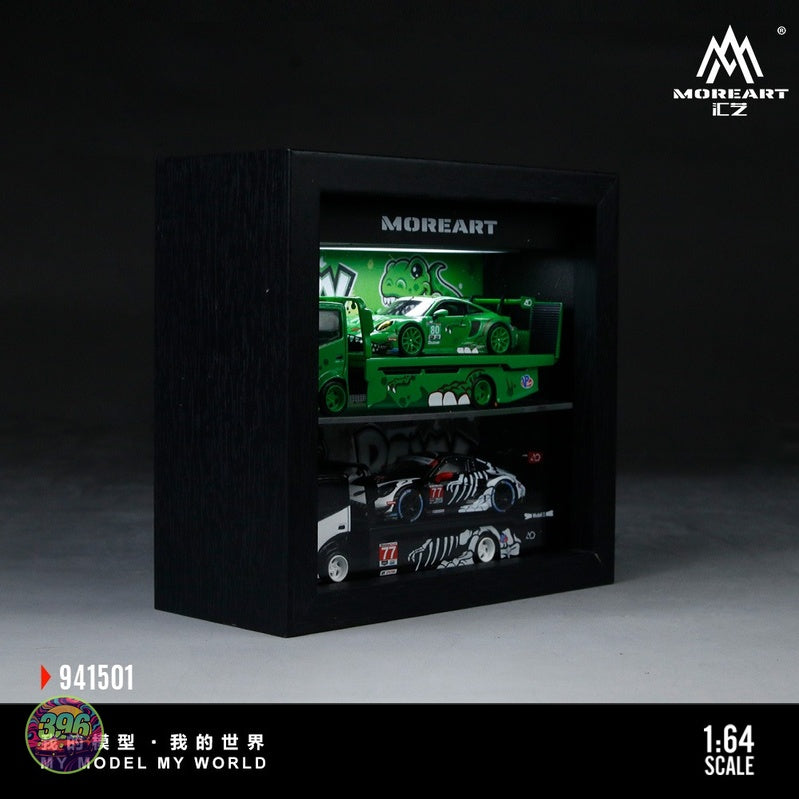 [PREORDER] MoreArt - Integrated Frame Dinosaur Painted Scene Display Diorama (REXY Green/ROXY Pink) – 1:64 MoreArt Diecast Model Accessory