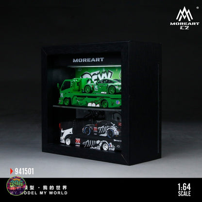 [PREORDER] MoreArt - Integrated Frame Dinosaur Painted Scene Display Diorama (REXY Green/ROXY Pink) – 1:64 MoreArt Diecast Model Accessory