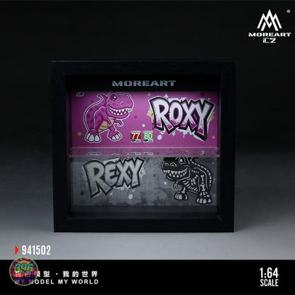 [PREORDER] MoreArt - Integrated Frame Dinosaur Painted Scene Display Diorama (REXY Green/ROXY Pink) – 1:64 MoreArt Diecast Model Accessory