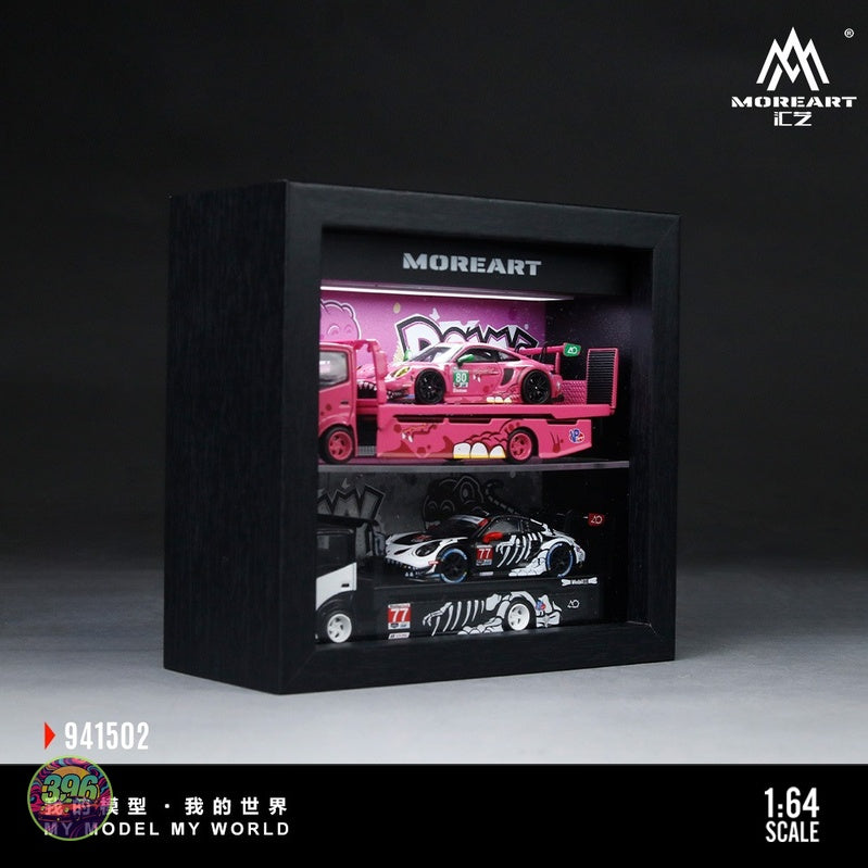 [PREORDER] MoreArt - Integrated Frame Dinosaur Painted Scene Display Diorama (REXY Green/ROXY Pink) – 1:64 MoreArt Diecast Model Accessory