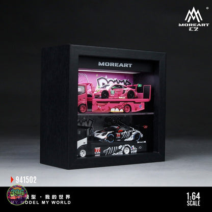 [PREORDER] MoreArt - Integrated Frame Dinosaur Painted Scene Display Diorama (REXY Green/ROXY Pink) – 1:64 MoreArt Diecast Model Accessory