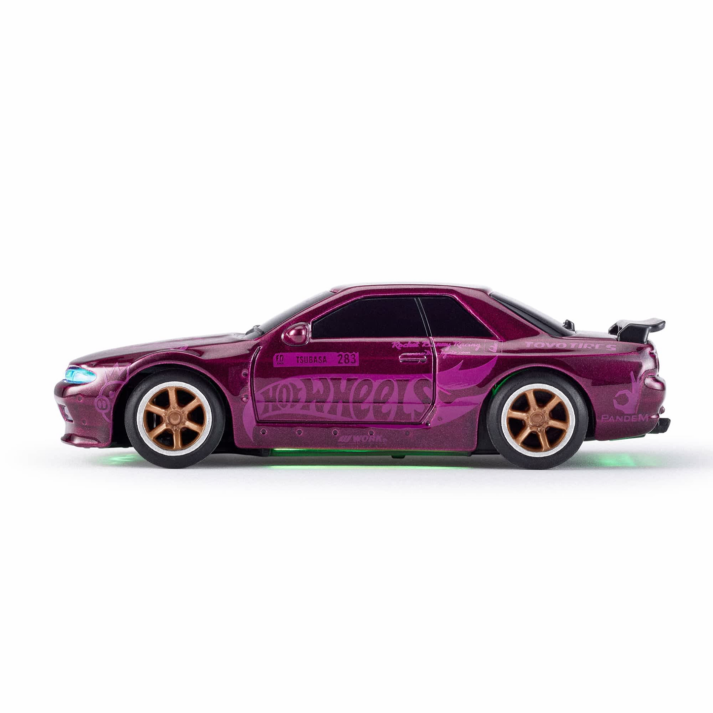 [Hot Wheels RC Car] Nissan Skyline GT-R R32 Pandem with Neon Lights – Hot Wheels Mattel Creations Exclusive 1:64 Diecast