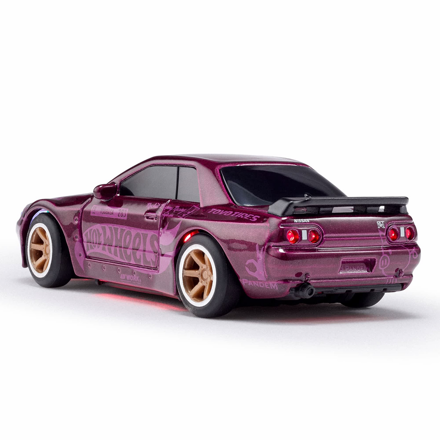 [Hot Wheels RC Car] Nissan Skyline GT-R R32 Pandem with Neon Lights – Hot Wheels Mattel Creations Exclusive 1:64 Diecast