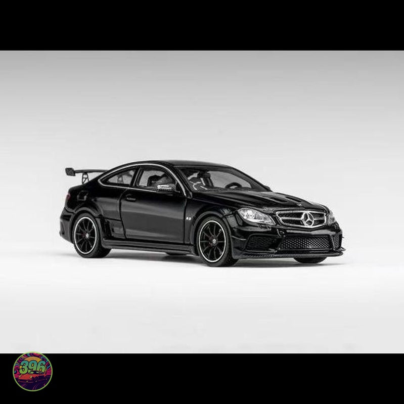 Classic Garage - Mercedes-Benz C63 AMG Black Series Coupe – 1:64 Classic Garage Diecast Model