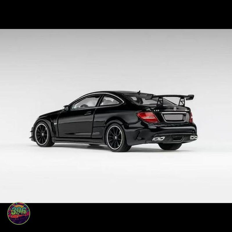 Classic Garage - Mercedes-Benz C63 AMG Black Series Coupe – 1:64 Classic Garage Diecast Model