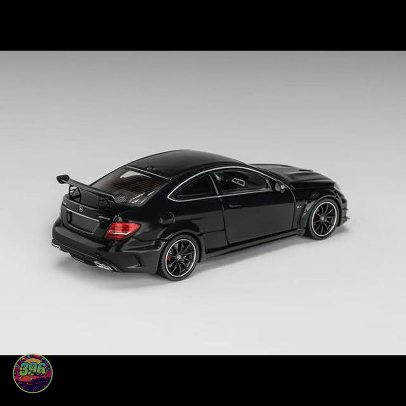 Classic Garage - Mercedes-Benz C63 AMG Black Series Coupe – 1:64 Classic Garage Diecast Model