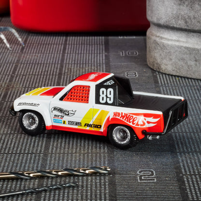 [Pre Order] Hot Wheels Elite64 - 1989 Toyota HiLux Stadium Truck