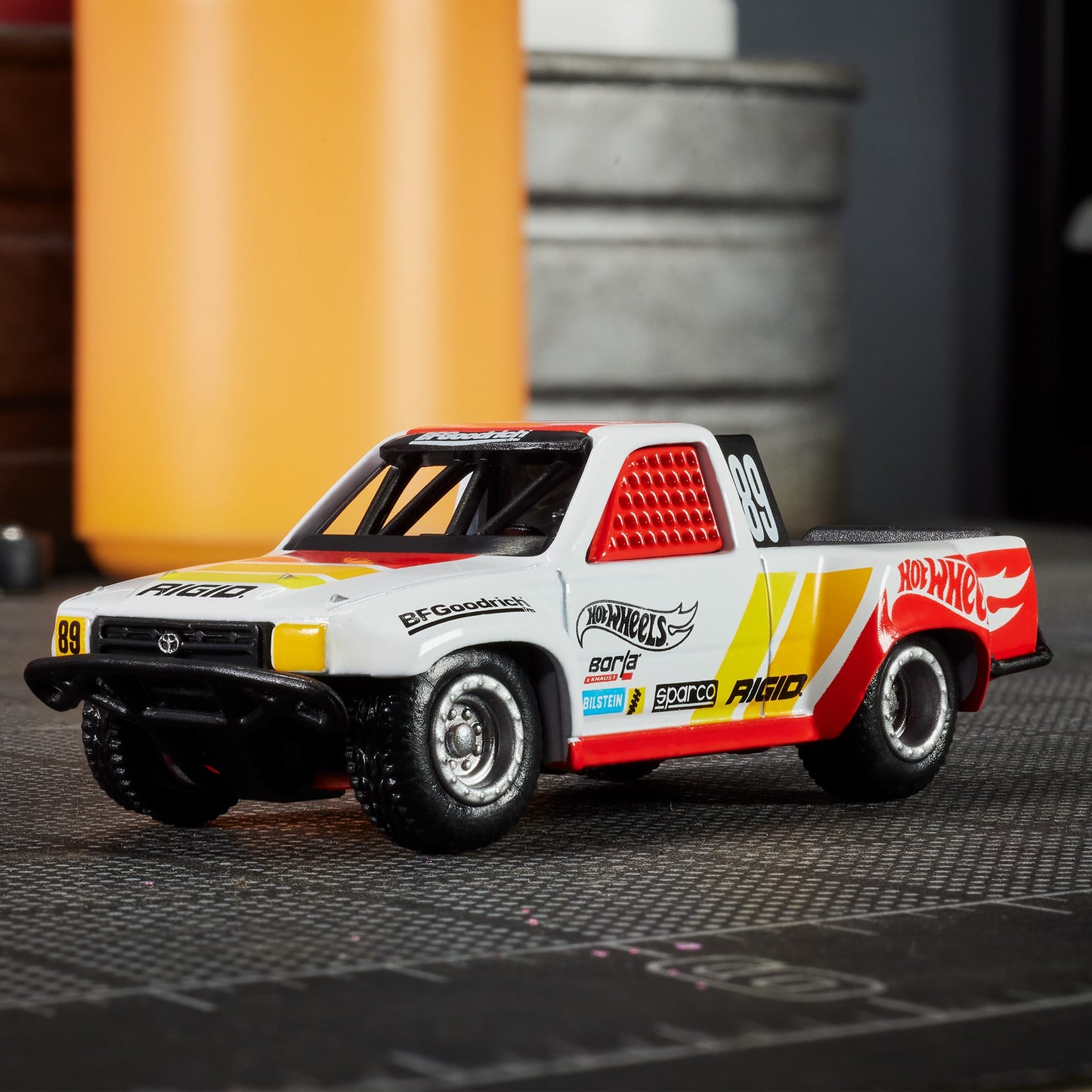 [Pre Order] Hot Wheels Elite64 - 1989 Toyota HiLux Stadium Truck