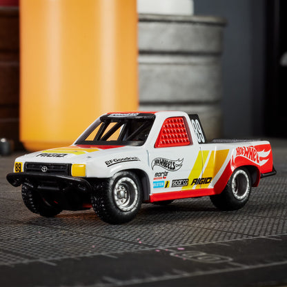 [Pre Order] Hot Wheels Elite64 - 1989 Toyota HiLux Stadium Truck