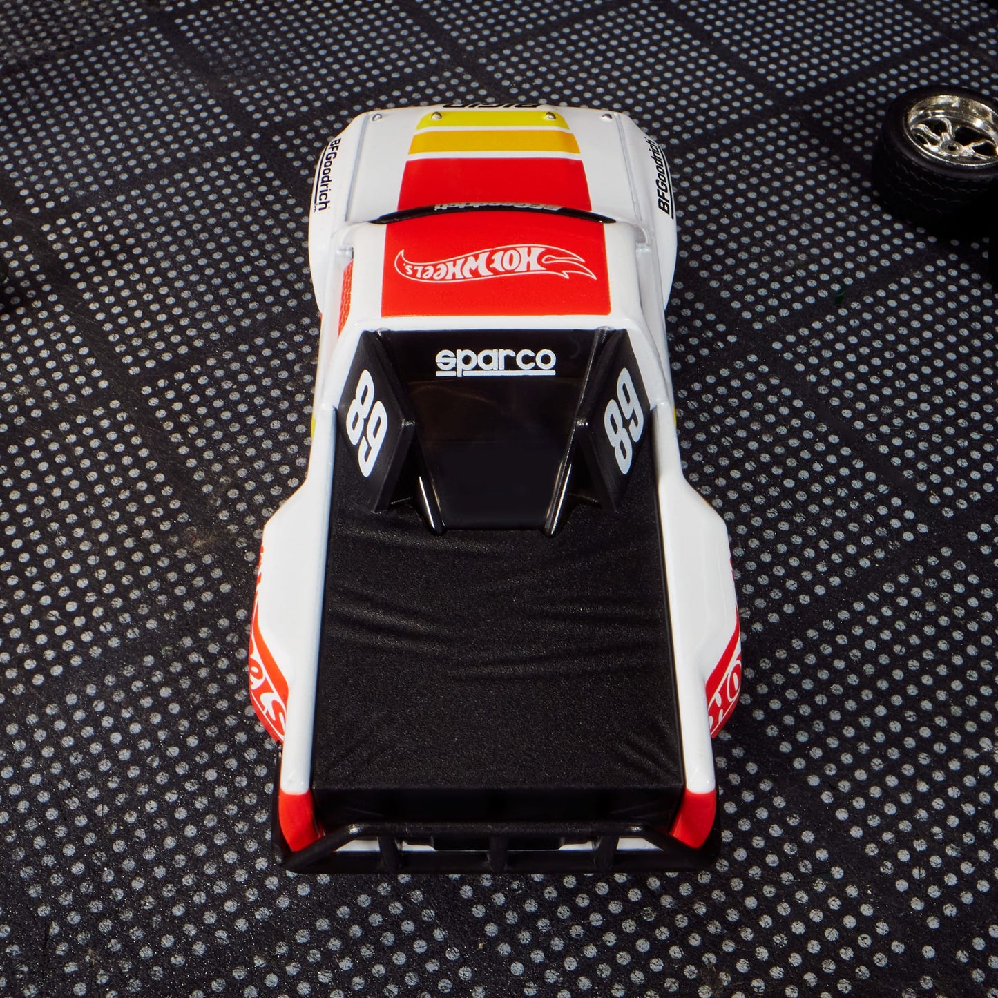 [Pre Order] Hot Wheels Elite64 - 1989 Toyota HiLux Stadium Truck