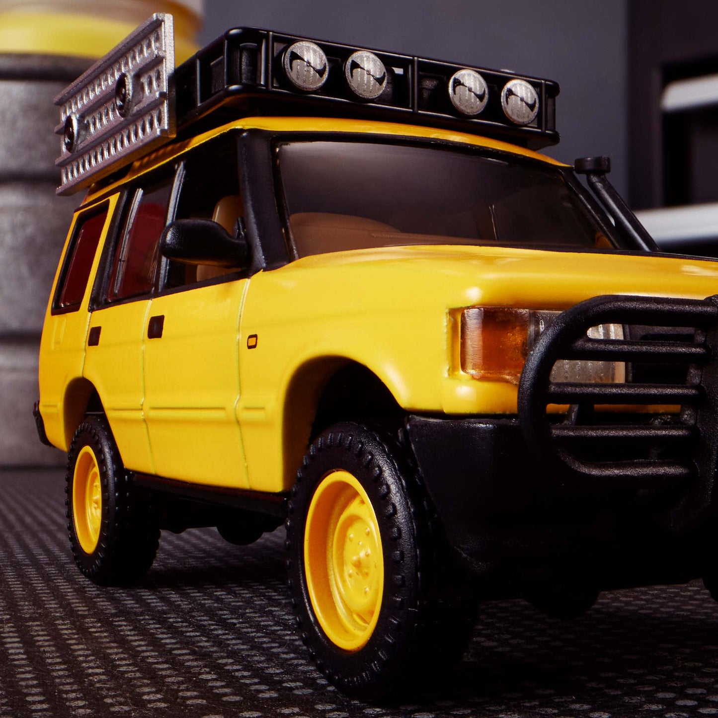 [Pre Order] Hot Wheels Elite 64 Mod Shop - '94 Land Rover Discovery