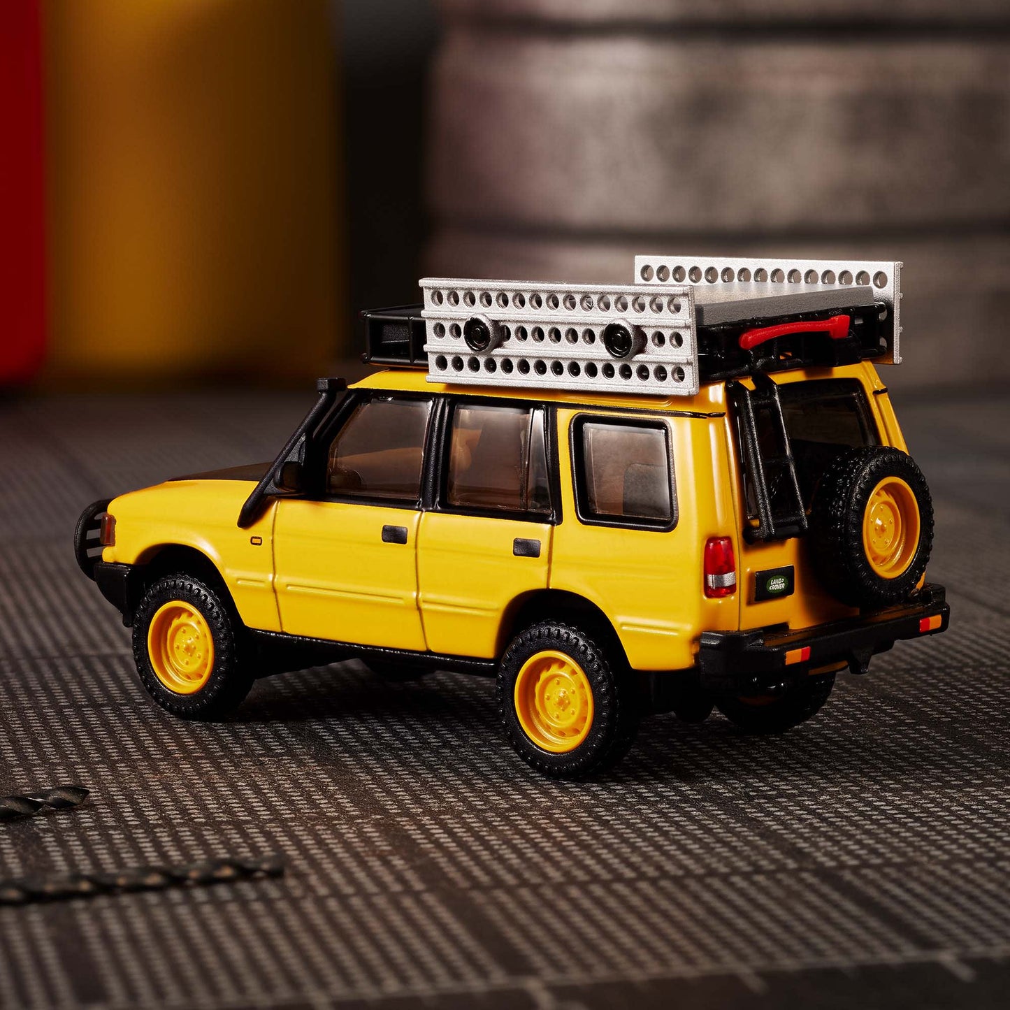 [Pre Order] Hot Wheels Elite 64 Mod Shop - '94 Land Rover Discovery