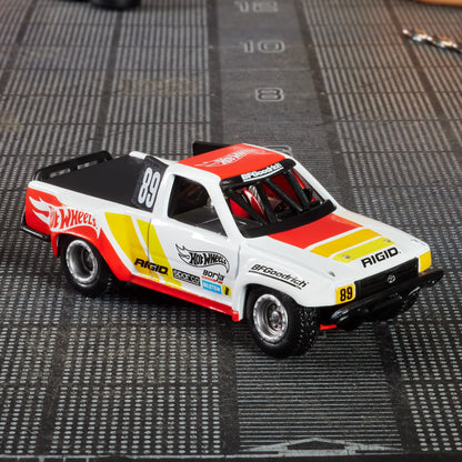 [Pre Order] Hot Wheels Elite64 - 1989 Toyota HiLux Stadium Truck